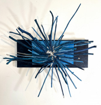 Œuvre contemporaine nommée « Blue Tree Twig », Réalisée par ROMROS