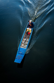 Œuvre contemporaine nommée « Bateau sur le Mekong », Réalisée par DAVID.B