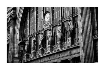 Œuvre contemporaine nommée « Gare du Nord », Réalisée par MIGUEL DUVIVIER