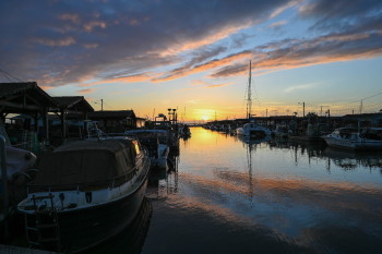 Œuvre contemporaine nommée « Coucher de soleil au port ostreicole d'Andernos les Bains 2 », Réalisée par MARIE LABARTHE-PON