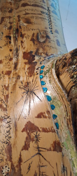 Œuvre contemporaine nommée « TOTEM BORA-BORA », Réalisée par AKKART-DECOBOIS