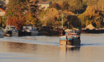 Œuvre contemporaine nommée « Péniche sur les flots », Réalisée par NEAL MOSNY