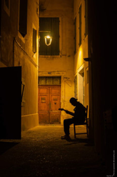 Œuvre contemporaine nommée « Guitariste d'une ruelle », Réalisée par PHOTOS PASSION DéVORANTE