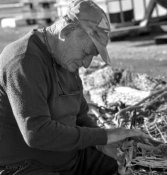 Œuvre contemporaine nommée « Radamendeur de filet de pêche », Réalisée par PHOTOS PASSION DéVORANTE