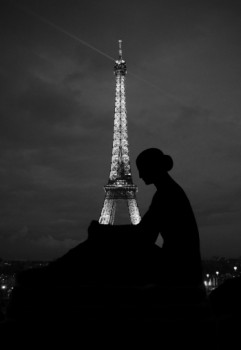 Œuvre contemporaine nommée « Embracing Paris », Réalisée par THéO MICHAEL