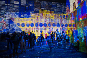 Œuvre contemporaine nommée « Hundertwasser, photographie spectacle immersif (ref 73971) », Réalisée par VENTURELLI