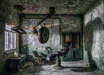 Œuvre contemporaine nommée « Mini Asylum », Réalisée par MINI_DECAY