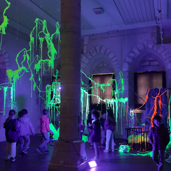 Œuvre contemporaine nommée « Extériorisations - aisance des Organelles », Réalisée par LéA KISHIDA