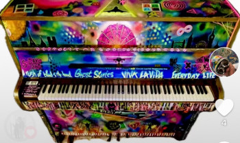 Œuvre contemporaine nommée « Piano », Réalisée par LE X MONEY