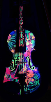 Œuvre contemporaine nommée « Le violon: Vivaldo », Réalisée par LE X MONEY