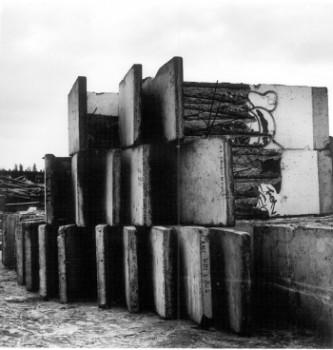 Œuvre contemporaine nommée « 1991 Berlin Wall Cimetery », Réalisée par LAURENT TCHEDRY