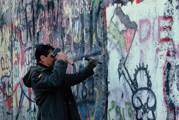 Œuvre contemporaine nommée « 1989 Berlin  An der Mauer », Réalisée par LAURENT TCHEDRY