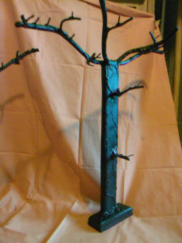 Œuvre contemporaine nommée « arbre à bijoux », Réalisée par INDEPENDANT