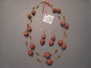 Œuvre contemporaine nommée « BIJOUX (collier et boucles d'oreilles) TERRE », Réalisée par AMELIE AMELOT