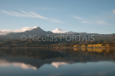 reflection-of-the-volcano-villarica