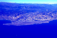 201315-arriving-on-la-baie-des-anges-de-nice