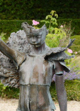 statue-denfant-a-la-fleur-parc-de-sceaux