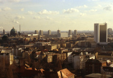 1992-der-himmel-uber-berlin-sicht-aus-der-charite