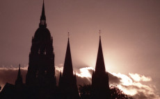 cathedrale-de-bayeux-contre-jour