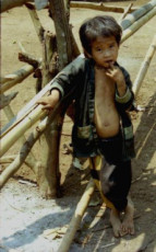 enfant-lantene-nord-laos