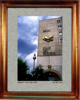 Œuvre contemporaine nommée « Allemagne,Berlin ville de paix 1996 », Réalisée par EMILE RAMIS